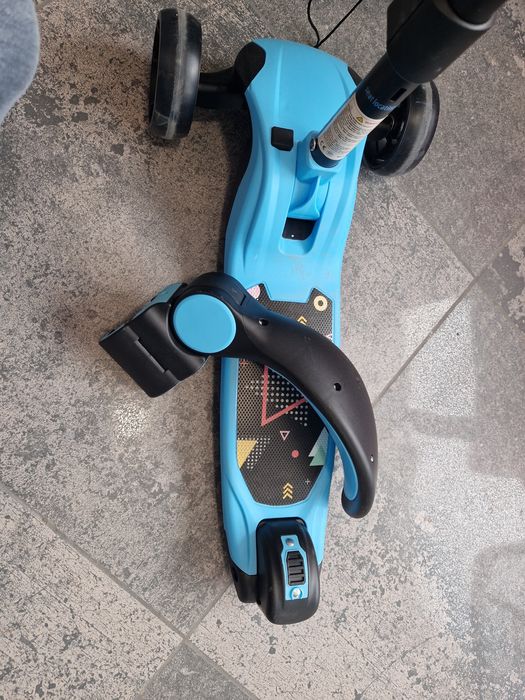 Vând tricicleta / trotineta copii