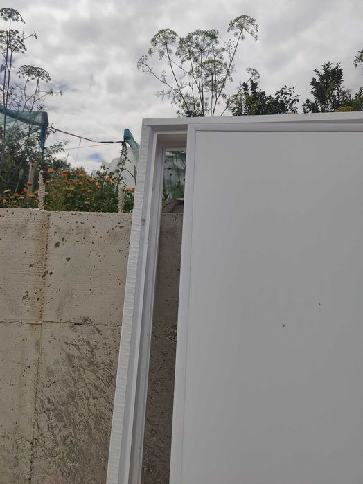 Продавам PVC Каса с врата за баня 60х195 см., дясна