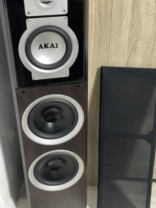 Boxe Akai + amplificator