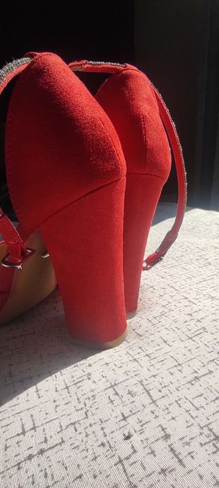 DeeZee червени обувки на ток