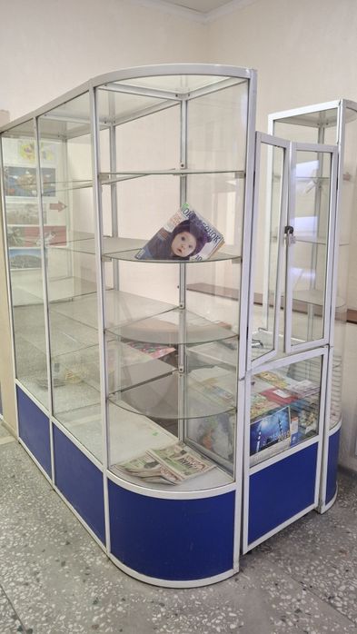Продам ветрину стеклянную