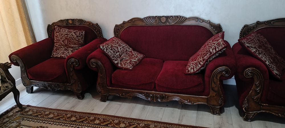 Продам диван тройку