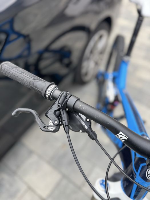 Bicicleta full suspension Trek Slash