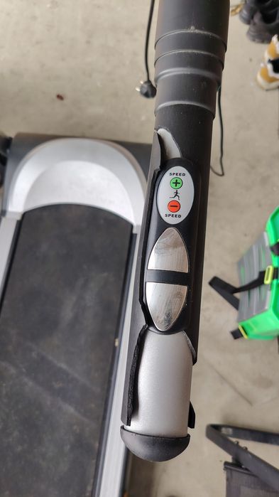Bandă de alergare electrică – Funcționează perfect .