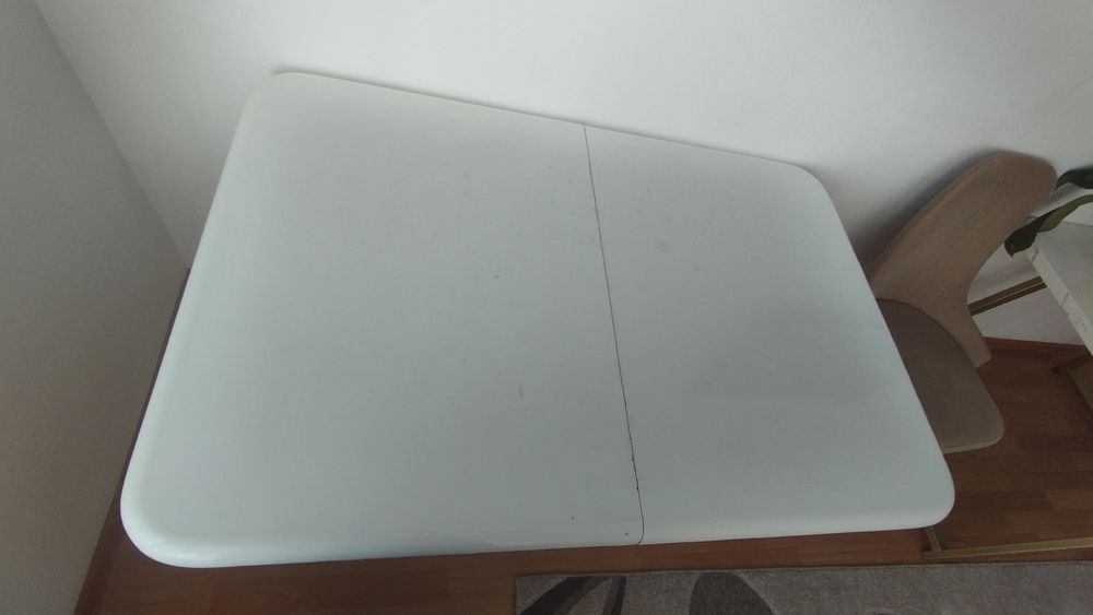 Продам 2 стола б/у