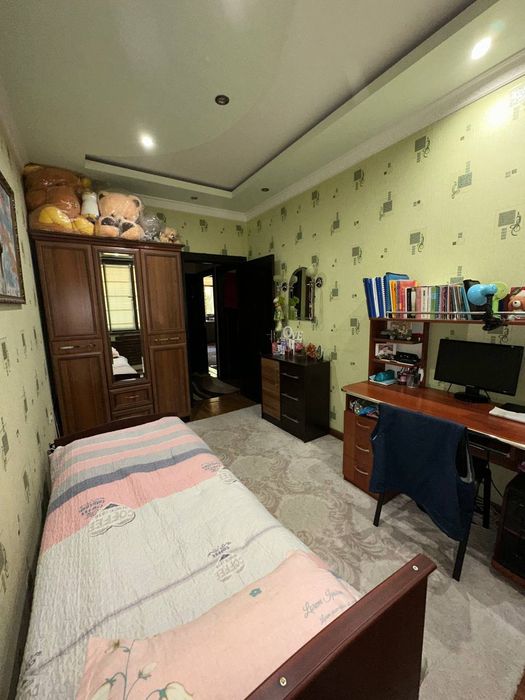 Продаётся квартира на перевом этаже в Чиланзарском районе