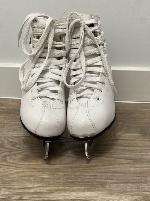 Коньки для девочки, б/у