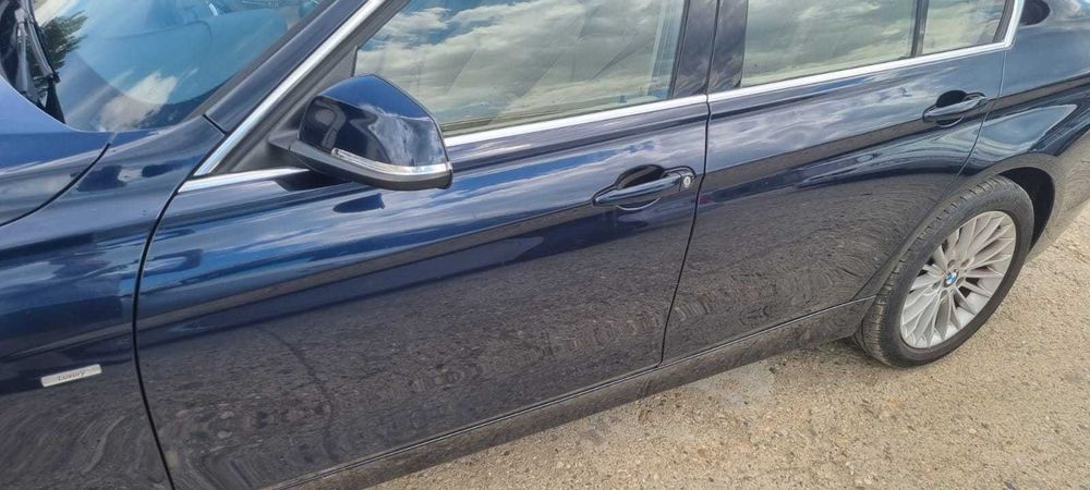 Usa fata spate BMW F30 Imperialblau Brillanteffekt Metallic A89