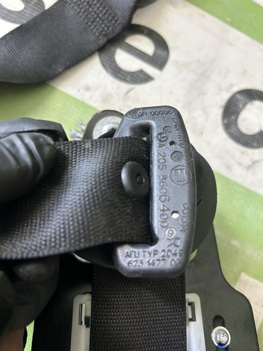 Centuri siguranța față stânga , dreapta cu presafe  Mercedes C Class W 205