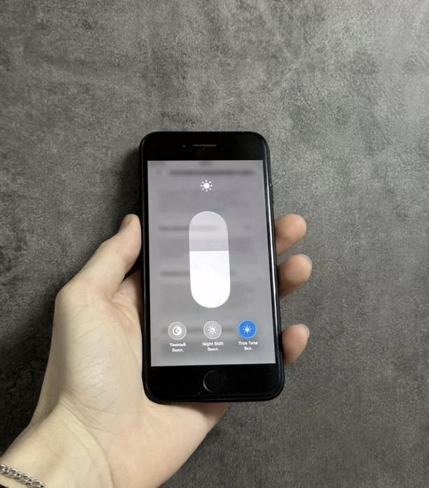 Iphone se 2020 64gb 80% акб