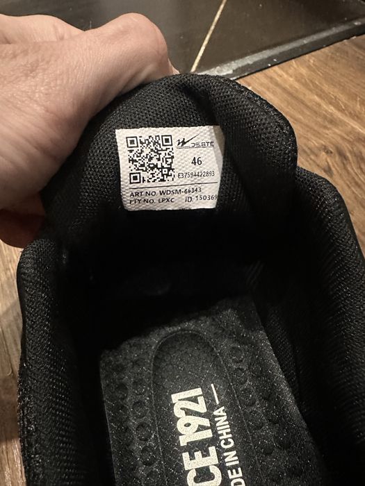 Кроссовки новые 46