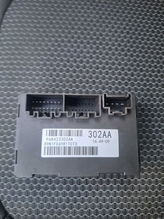 2019 Jeep Grand Cherokee  Transfer Case Control Module 68423302AA