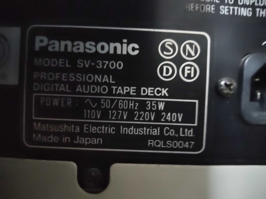 Panasonic SV- 3700 DAT recorder profesional