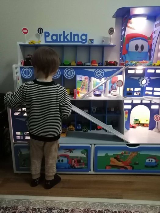 Паркинг парковка автогородок дороги машинки поезд