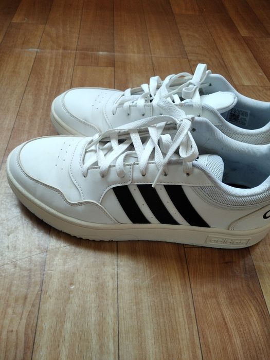 Мужские кроссовки Adidas. размер 42,5 . Новые .