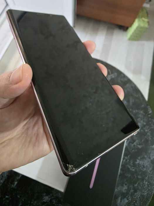 Продам Samsung note 9! Оригинал, в ремонте не был!