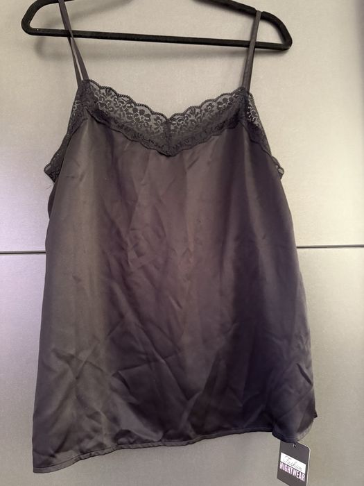 Bluzițe noi cu etichetă