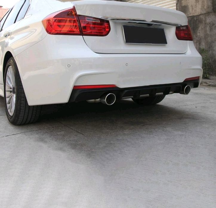 Difuzor bara spate compatibil BMW Seria 3 F30 negru lucios plug and play