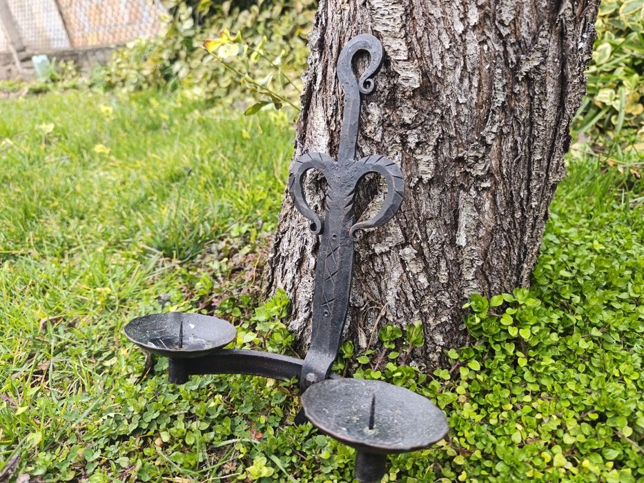 Ръчно кован меден свещник