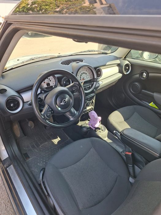 Vand  urgent masina personala Minicooper Clubman