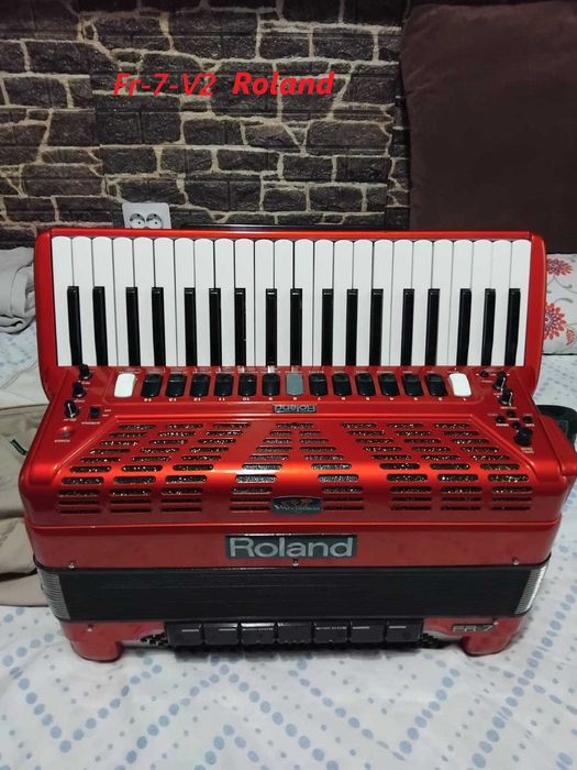 Vand acordeon Roland FR-7-v2 nou nefolosit