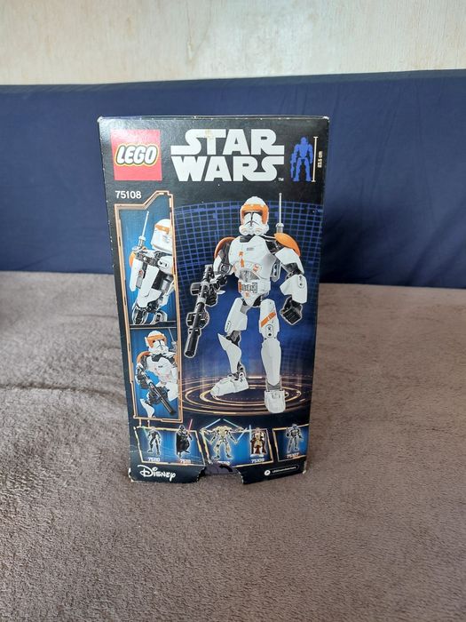 Vând LEGO Star Wars "Clone Commander Cody" 75108