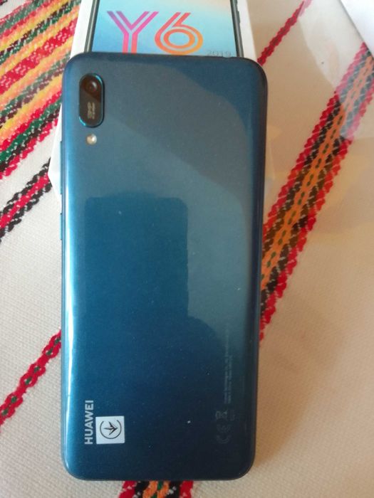 Продавам телефон HUAWEI Y6