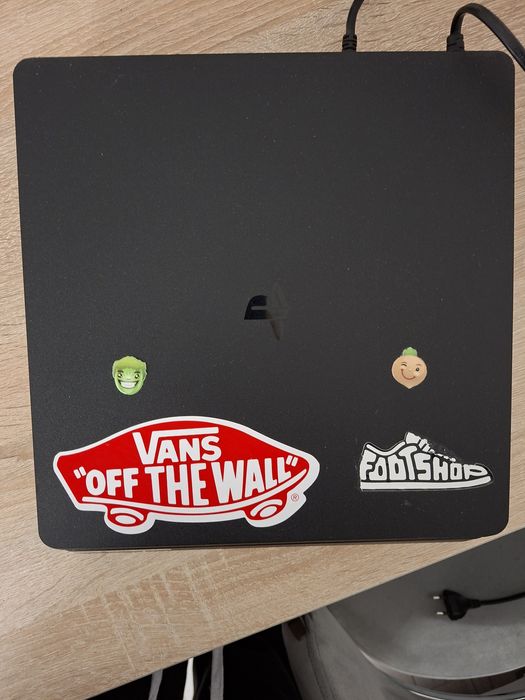 Playstation 4 с един Joystick