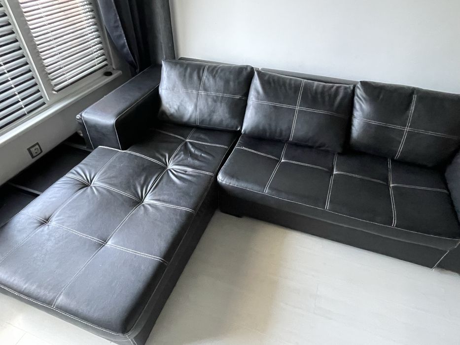 Кожен ъглов диван