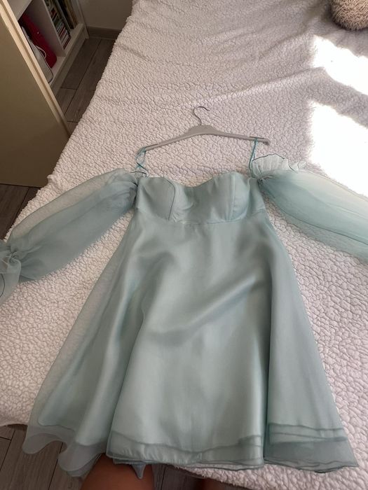 Нежна тюркоазена рокля