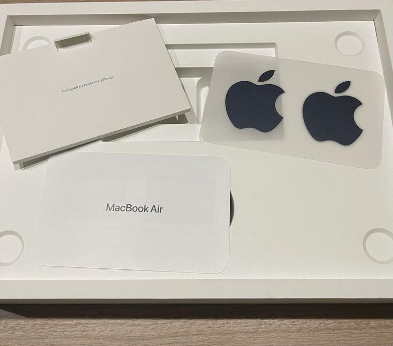 MacBook Air 15-inch M2 chip 8GB RAM 256GB SSD 100% Батерия!