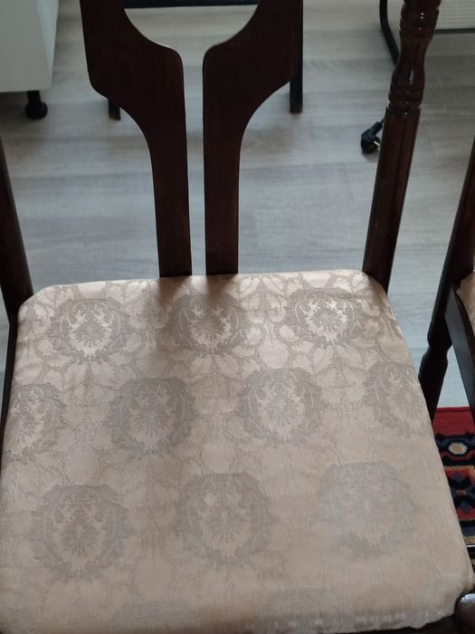 Продам стулья деревянные