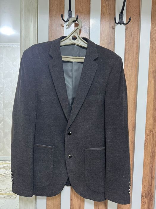 Продам мужские пиджаки.