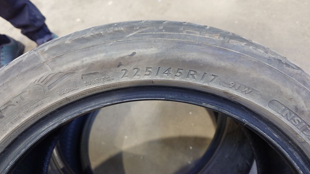 Anvelope vara Dunlop Sport Maxx RT r17