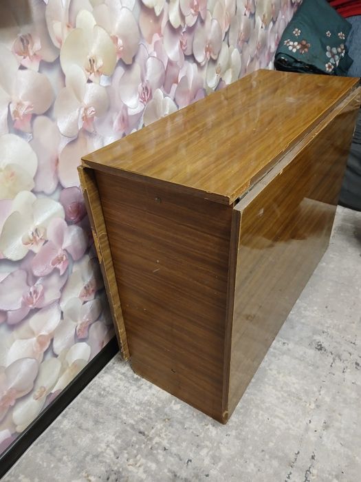 Продам стол-книжка