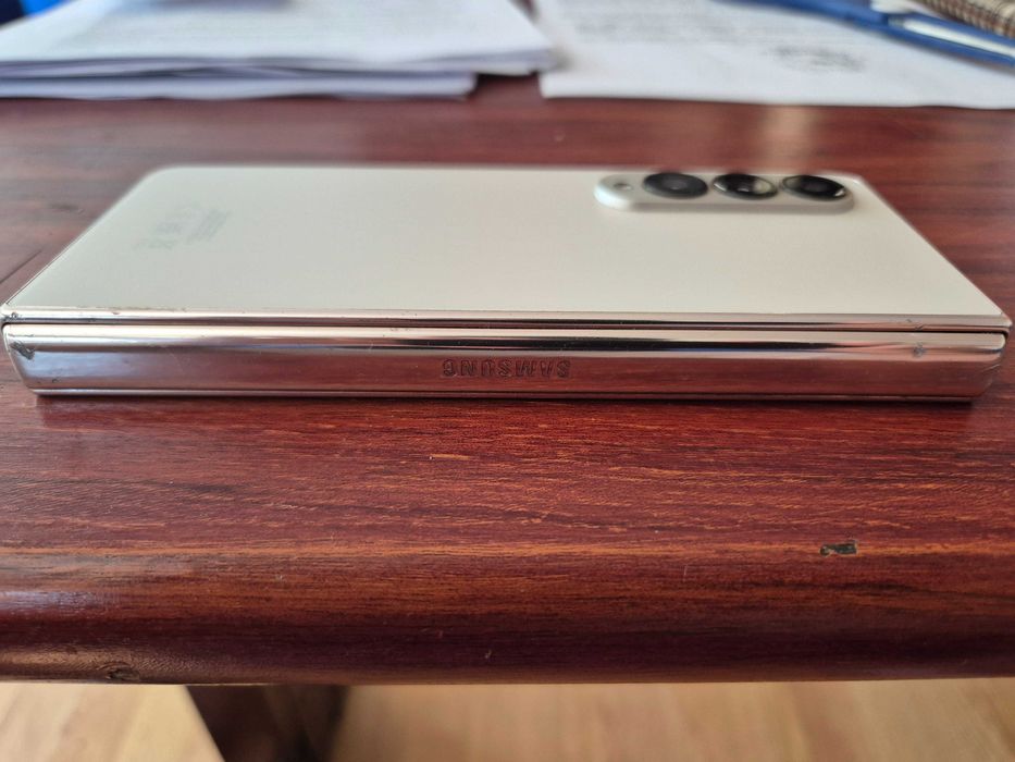 Telefon Samsung Z Fold 4 defect