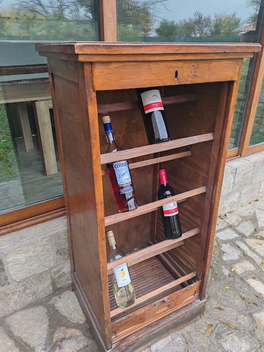 стелаж, поднос, за камина