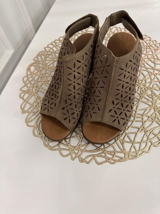 Туфли 37 размера , 3 пары обуви