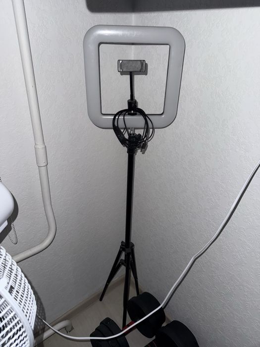 Продам штатив б/у в хорошем состоянии