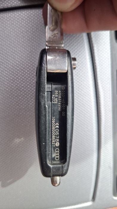 Оригинален ключ audi a6 4f