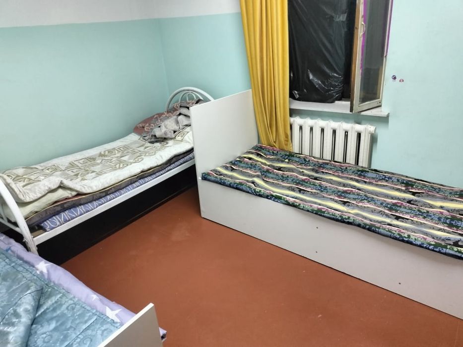 Продаются кровати , кресло