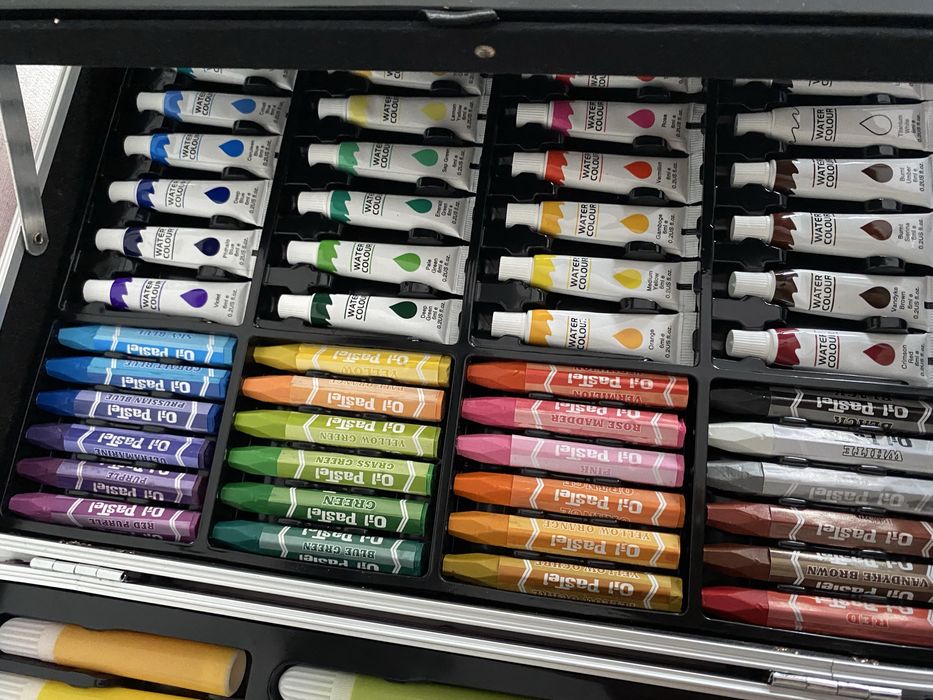 Комплект за рисуване в куфар с еднорог 145 части