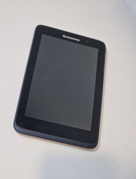 Tableta Lenovo cu slot de card si Sim