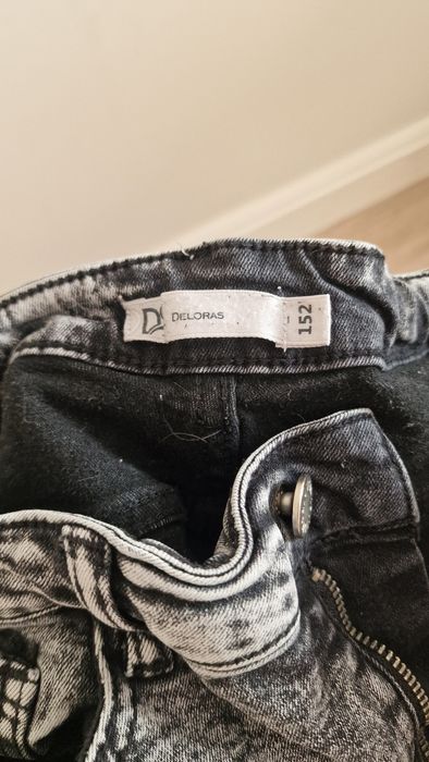 Продам джинсы для девочки