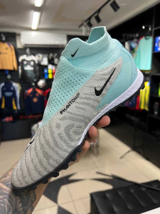 Футбольные сороконожки Nike Phantom Распродажа
