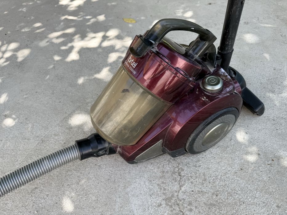 Пылесос Artel VCC 0220 Контейнерный