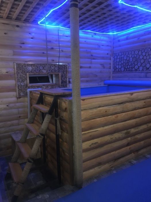 Баня на дровах классная жаркая . У нас чисто и уютно . Семейная