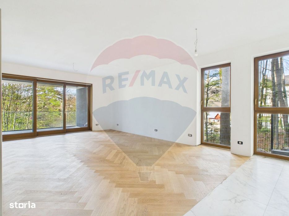 Apartament parter cu 3 camere, curte proprie in inima padurii - Sinaia