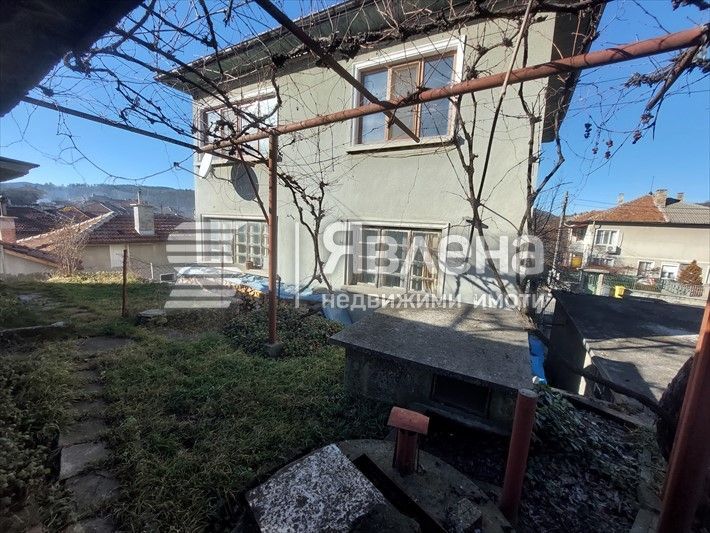 Жилищен имот във възрожденския гр.Трявна