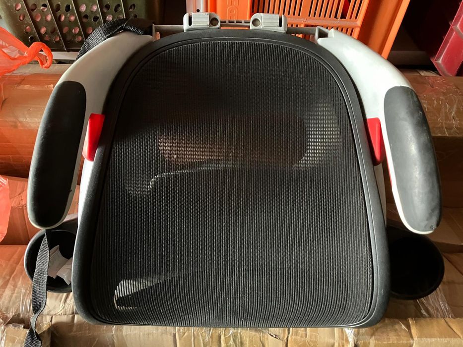 Бустер, седенье в автомобиль